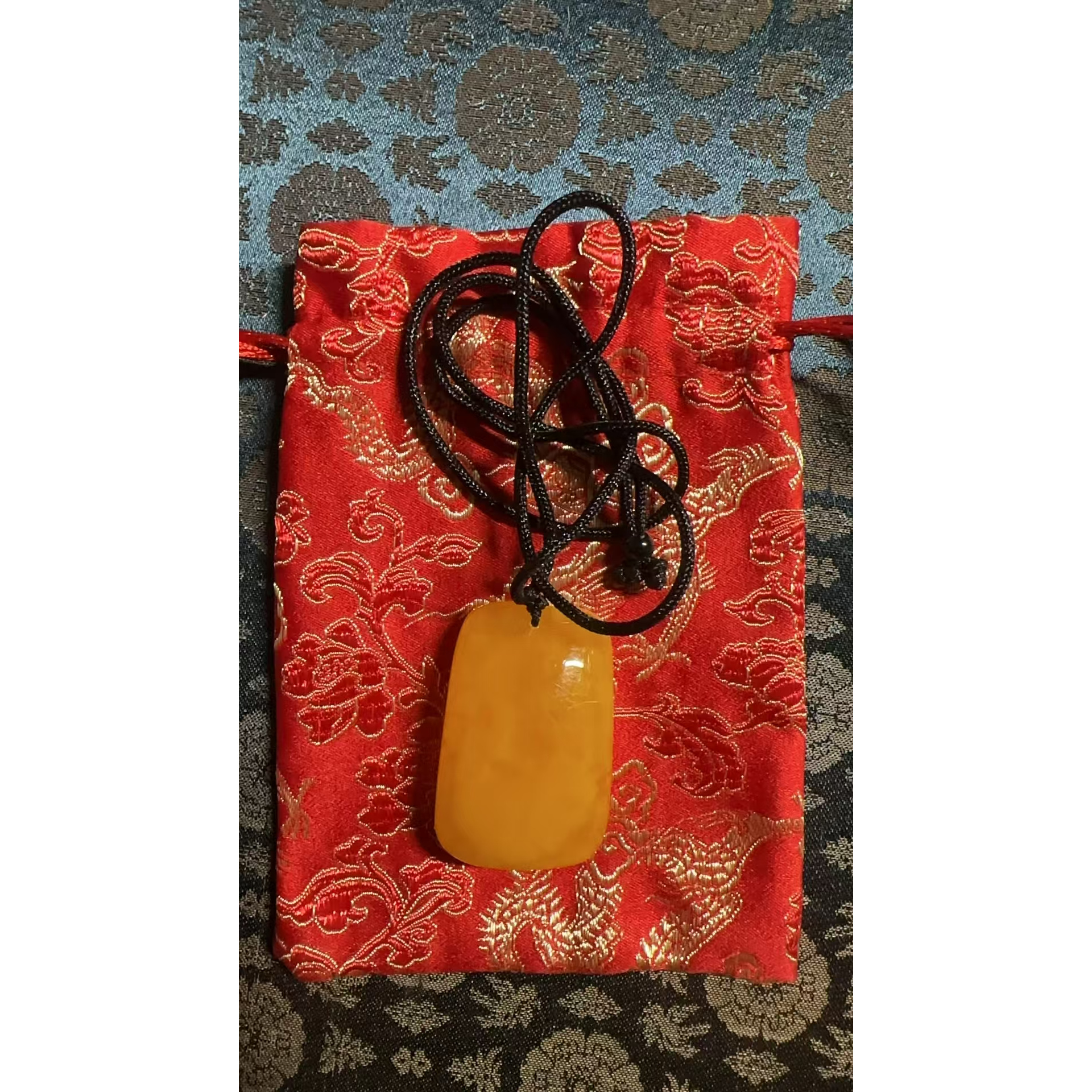 【闪购链接】蜜蜡无事牌带绳子