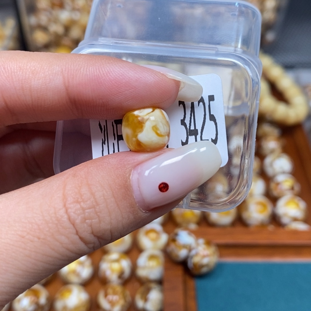 蜜蜡未镶嵌珠宝奇石3425