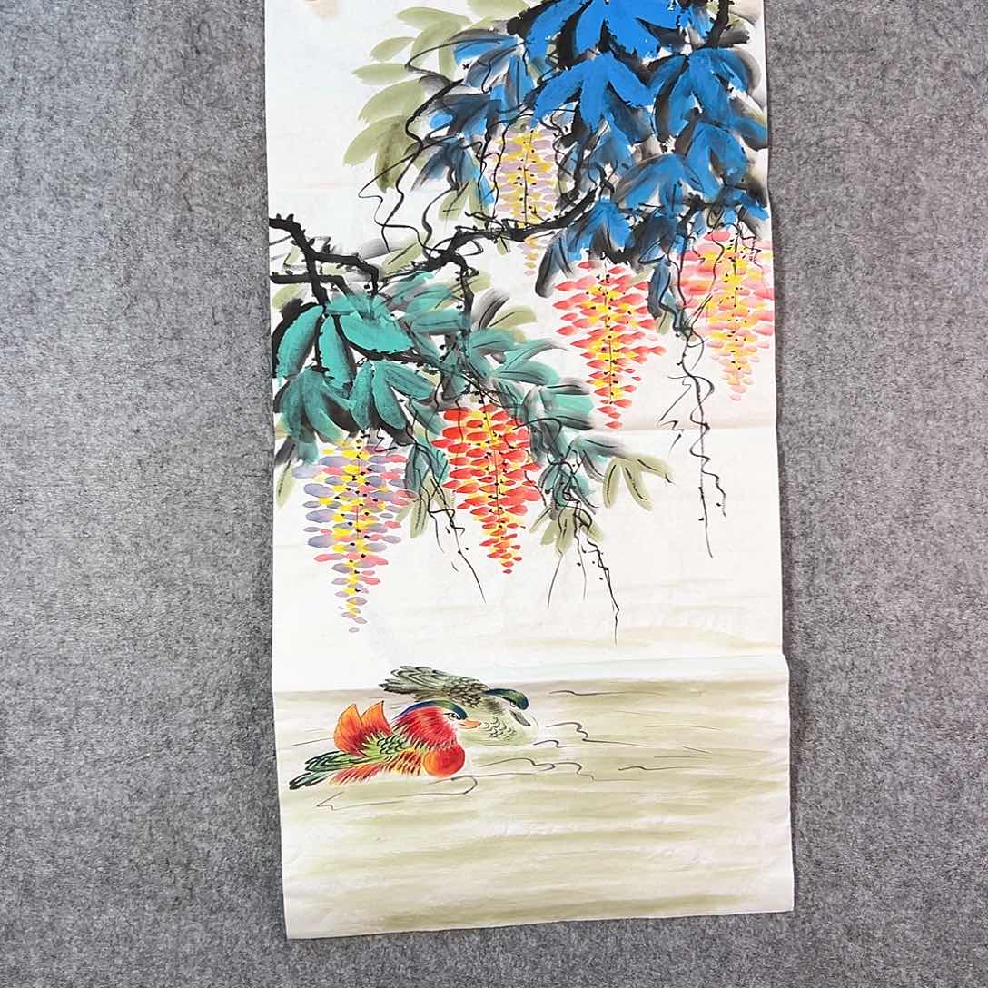 国画423 山水黔城市中心的一栋