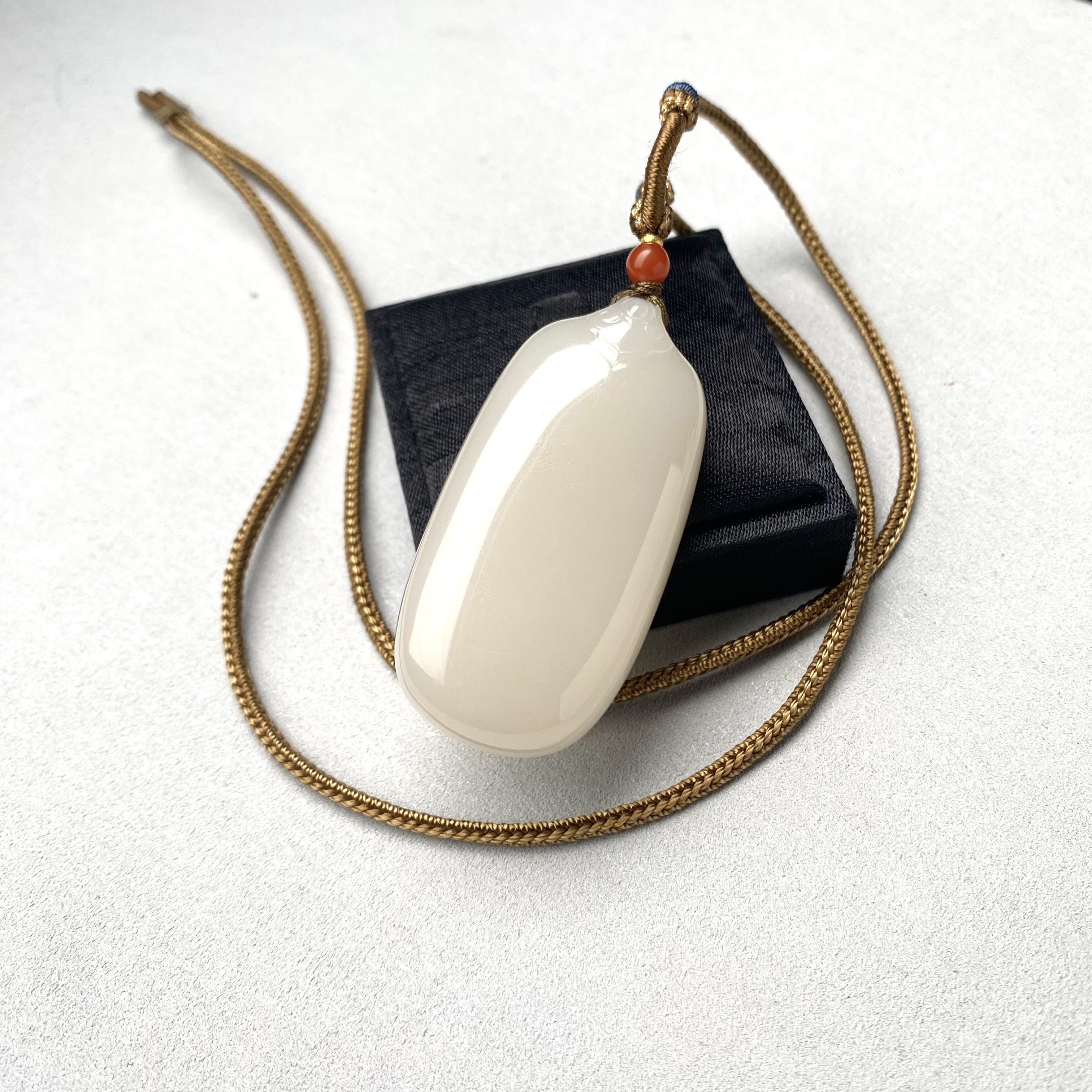 约54*27mm和田玉藕粉无事牌吊坠