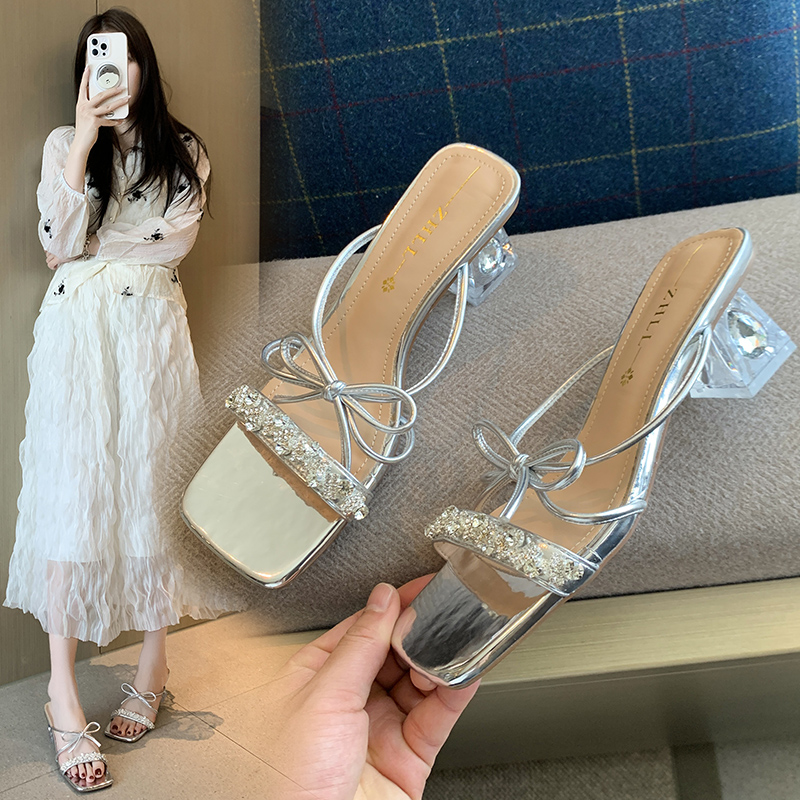 黑/银双色水钻女夏季蝴蝶结时尚气质粗跟高跟凉鞋加肥加宽女鞋