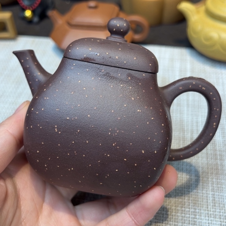 茶壶紫砂容量240毫升，紫泥，四方