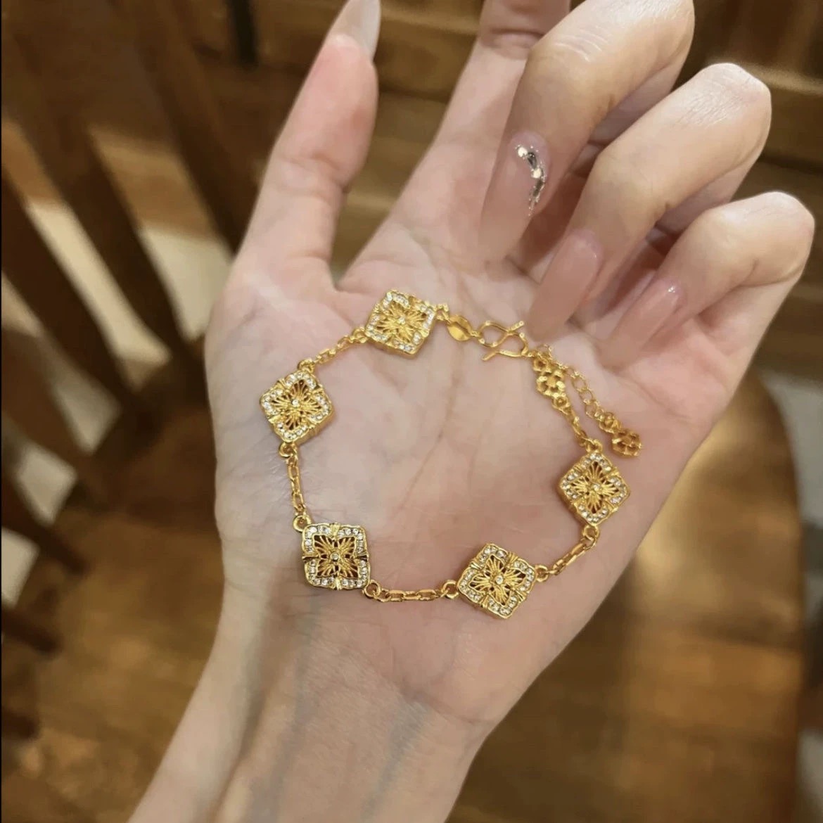 铜合金合成锆石手链 新中式镂空四草新款气质高级感轻奢精致手链
