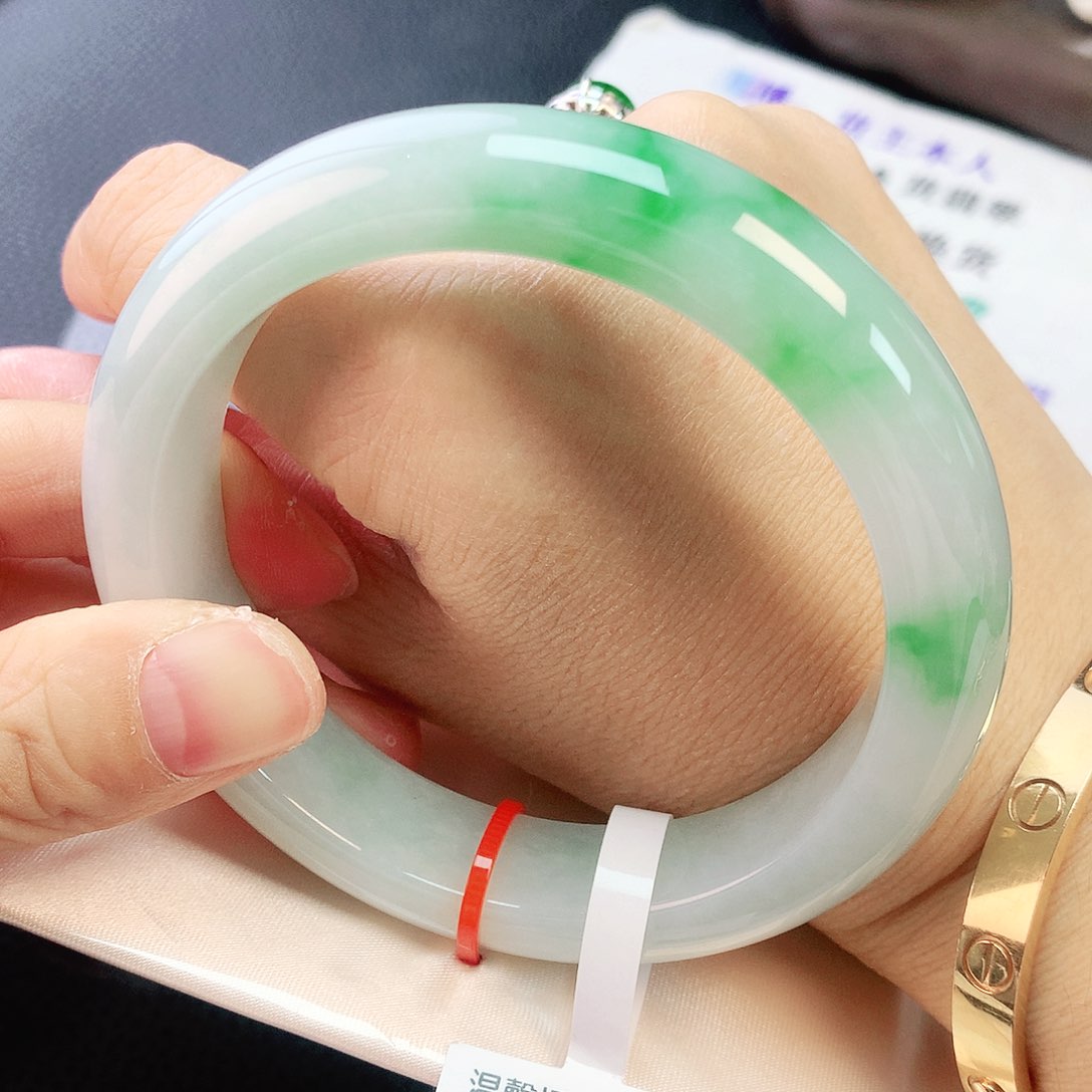 未镶嵌手镯翡翠60轮胎阳绿