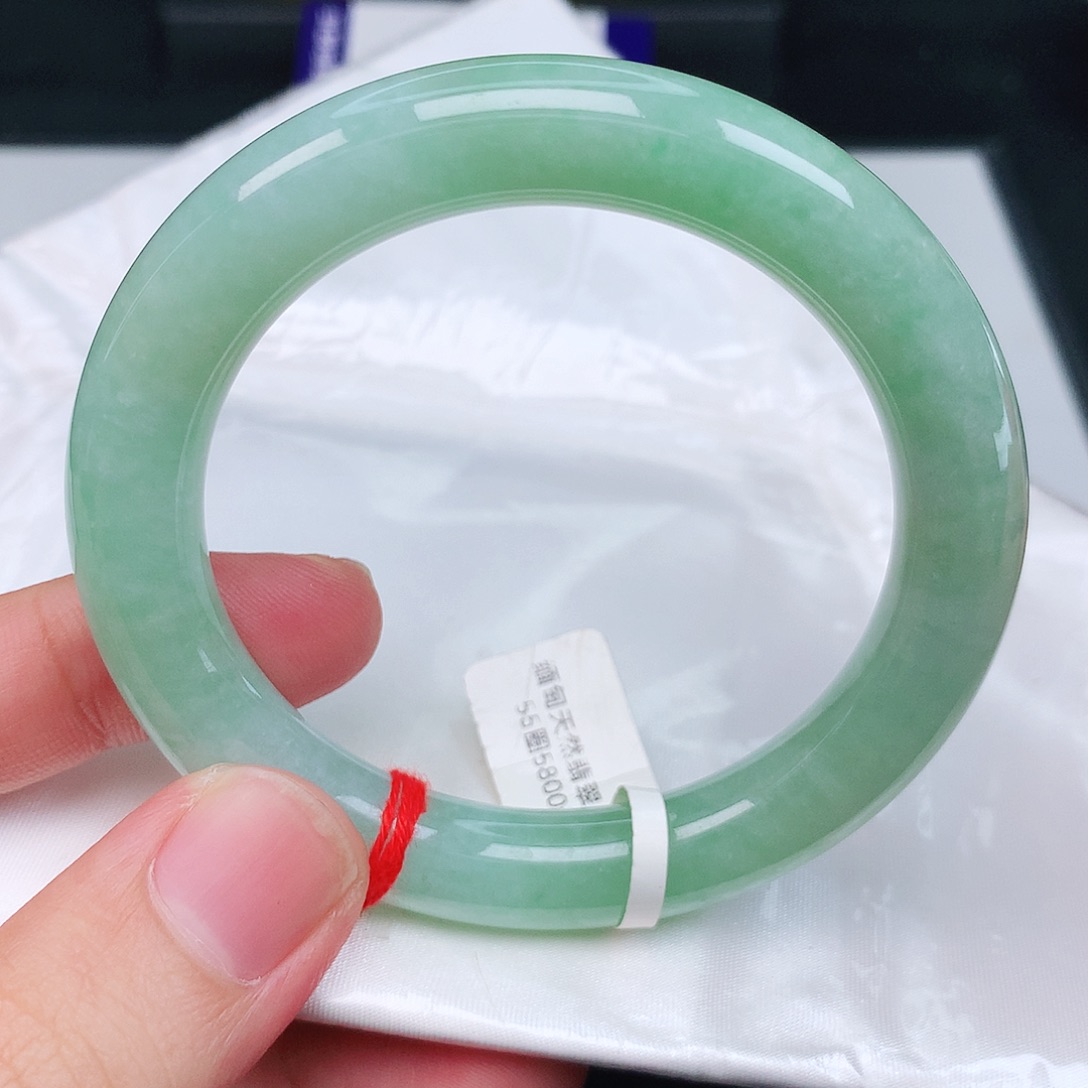 未镶嵌手镯翡翠天然翡翠手镯