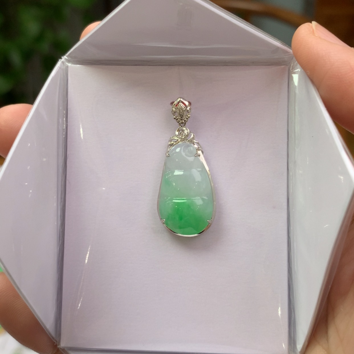 【闪购商品】翡翠颈饰18K金镶嵌翡翠首饰