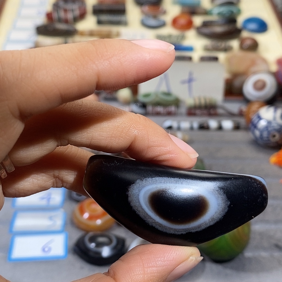 冯***宝玛瑙/玉髓合金颈饰