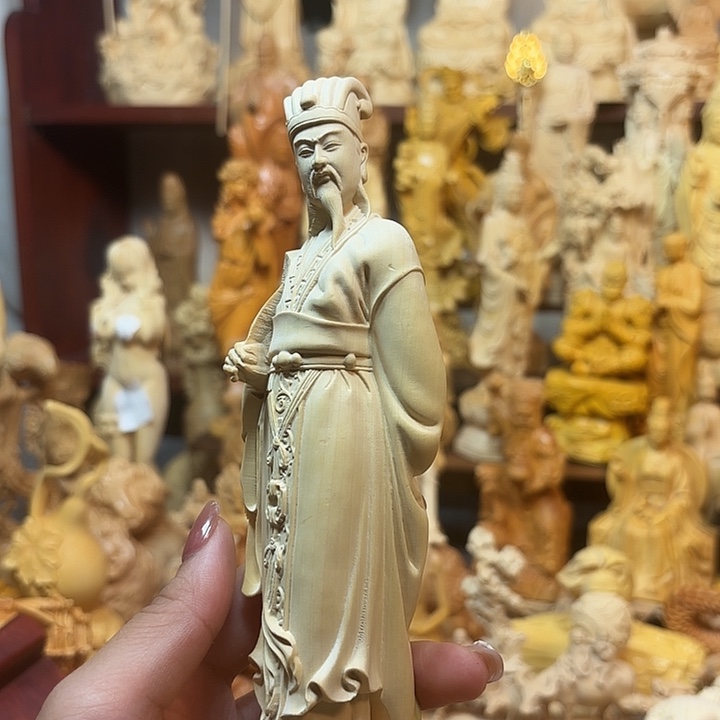 黄杨木黄杨木瑕疵孔明