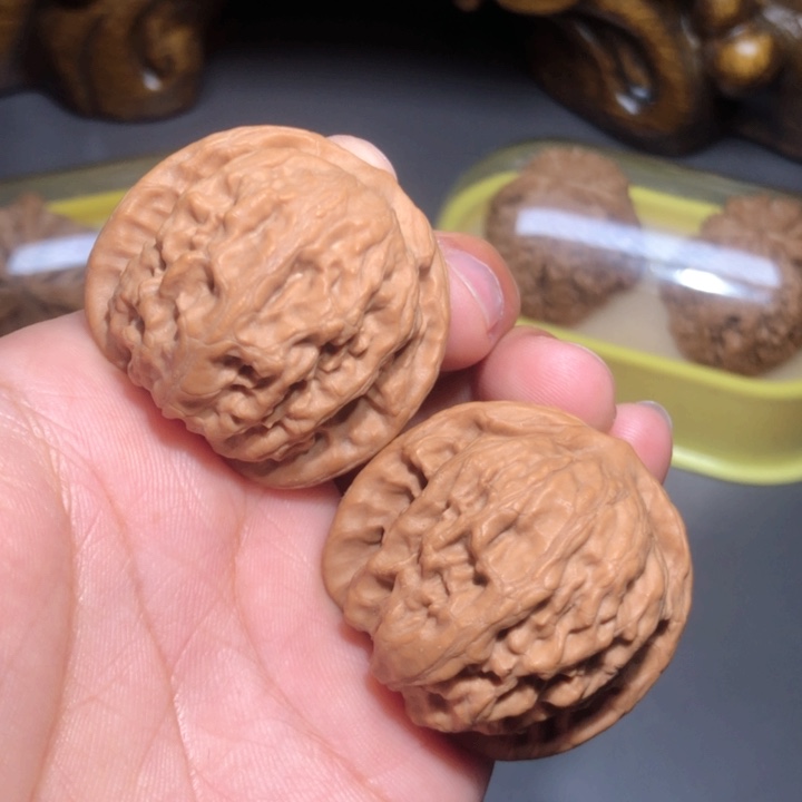 文玩核桃把件38野狼