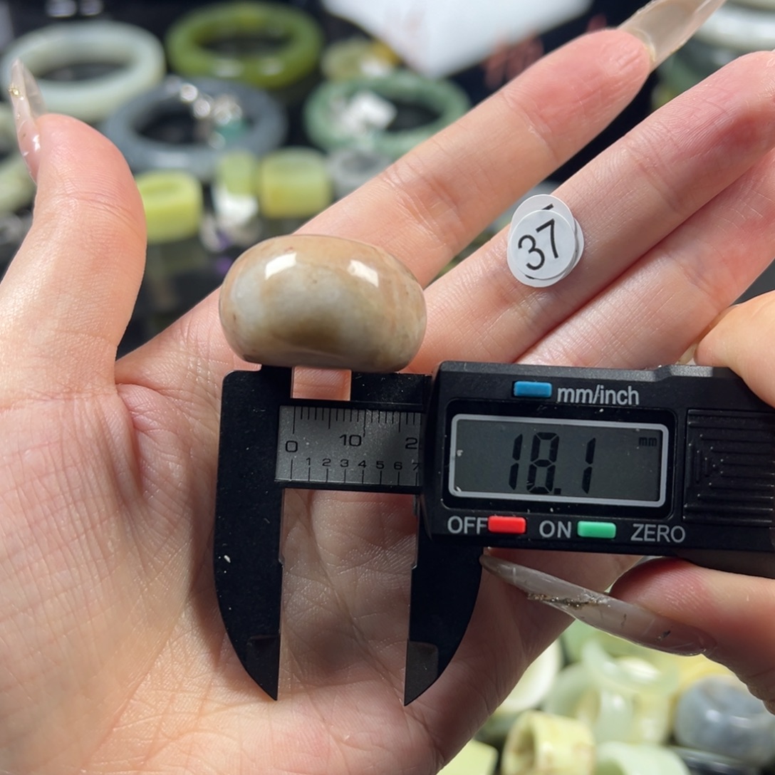 蛇纹石玉未镶嵌戒指