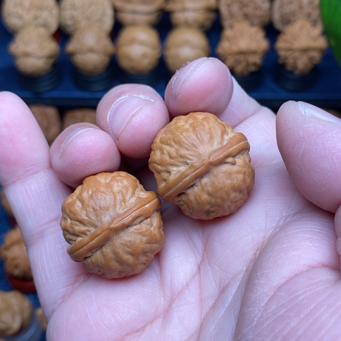 文玩核桃把件7*7手捻