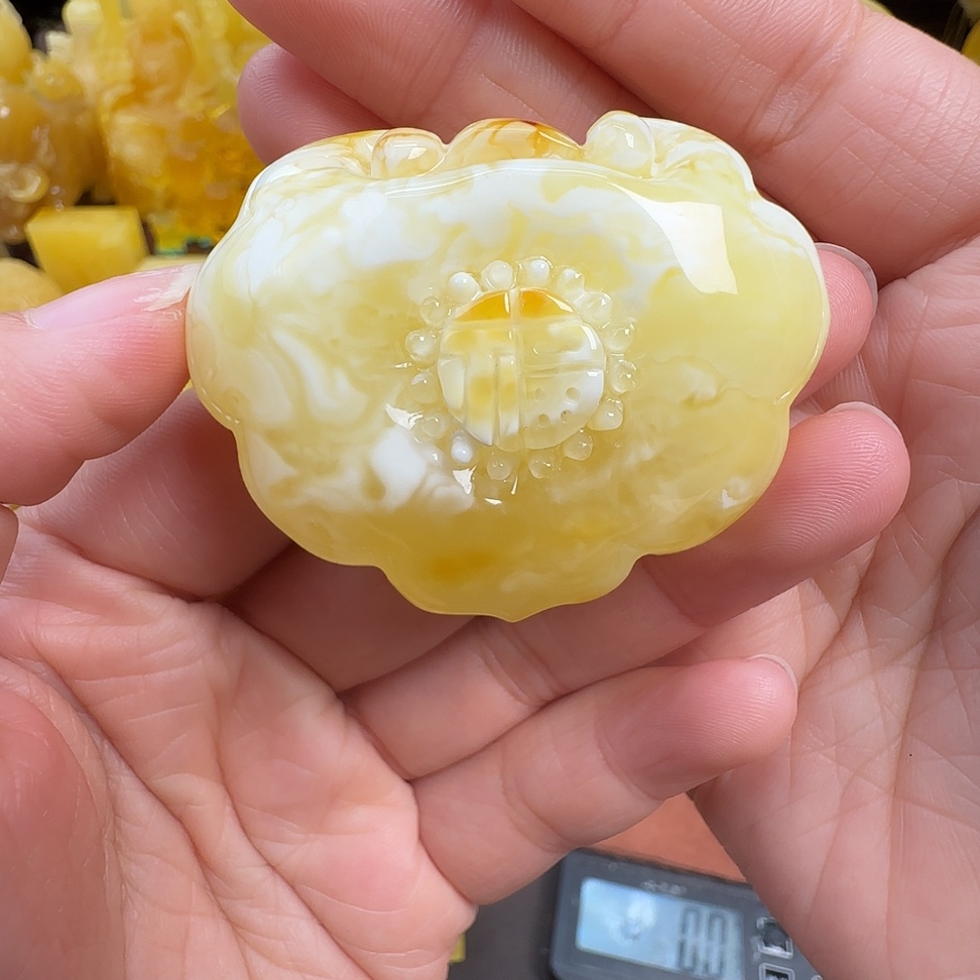 蜜蜡未镶嵌珠宝奇石