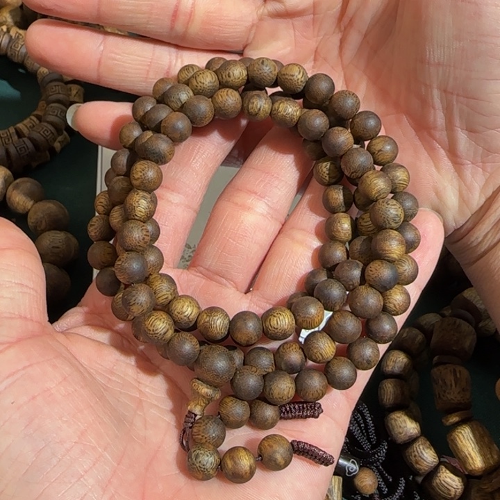 沉香手串海南乌身圆珠多圈0.8高货25克➕
