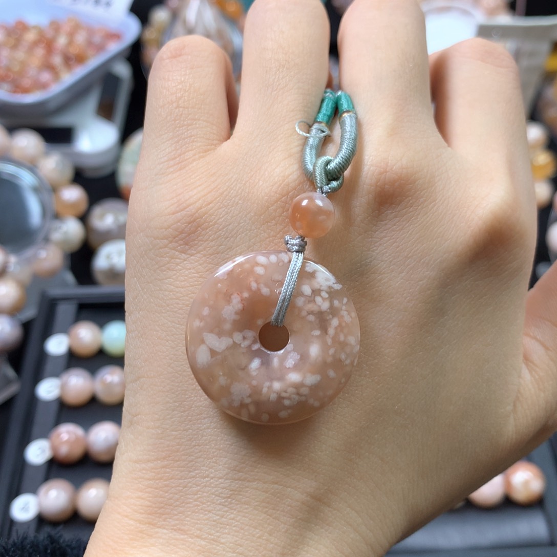 玛瑙/玉髓项圈未镶嵌