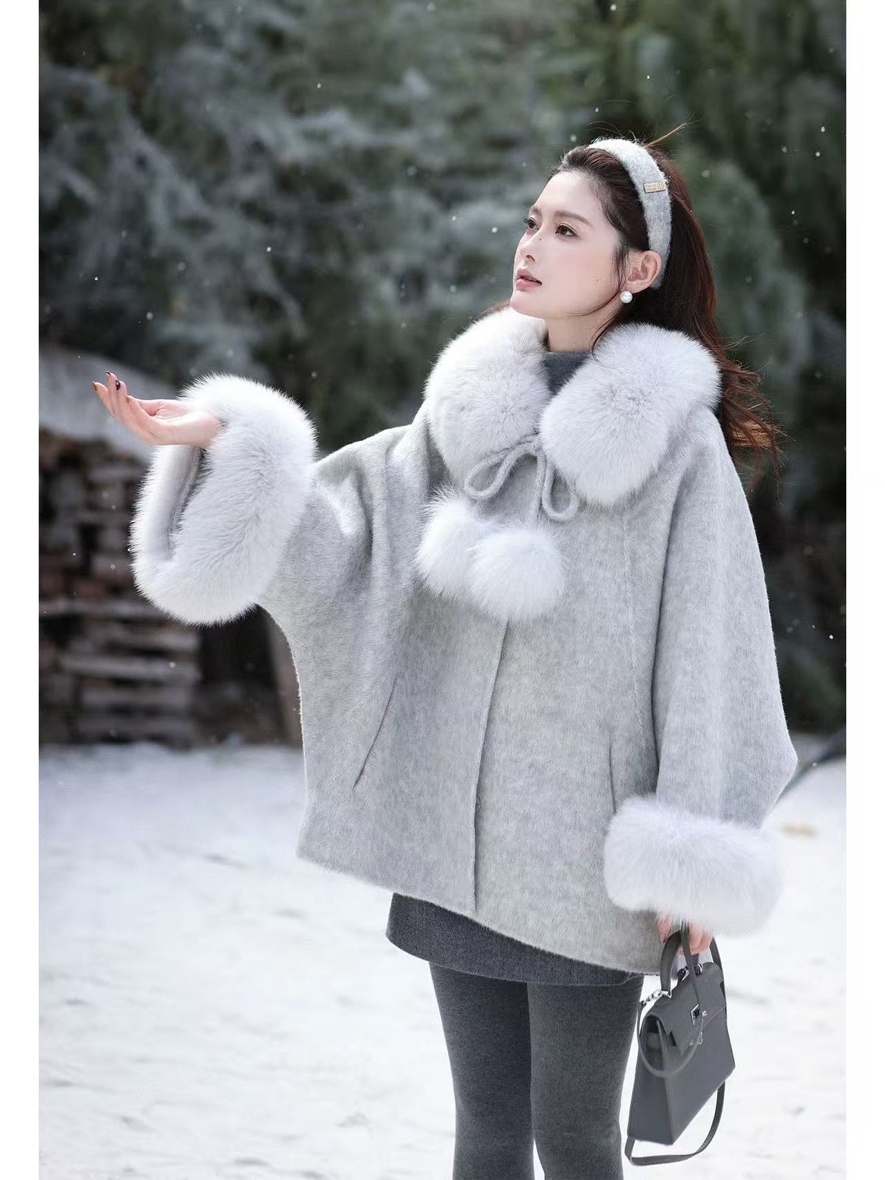 初雪斗篷狐狸毛领宽松羊毛大衣女慵懒风双面呢子袖口毛外套007