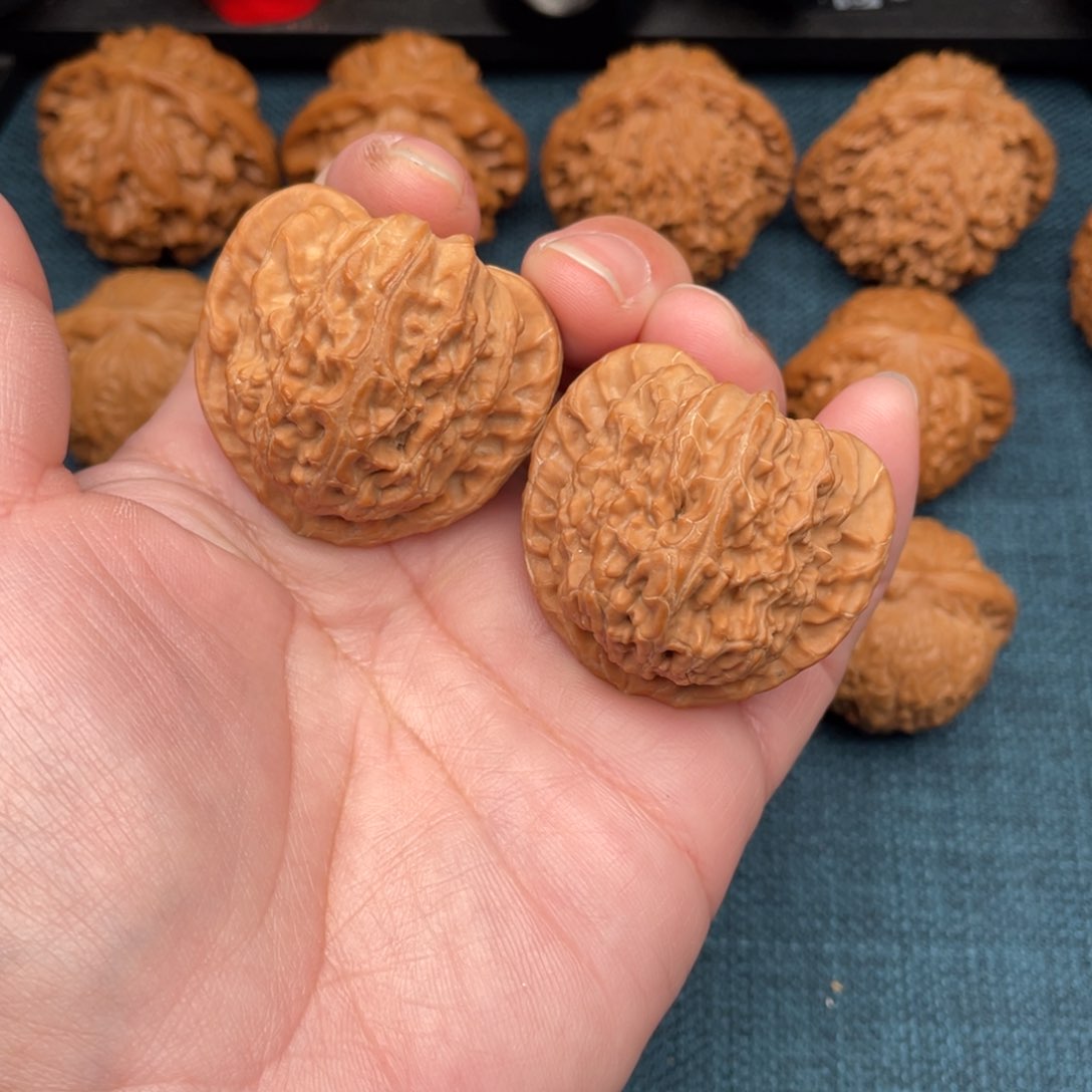 文玩核桃把件全品正三角白41