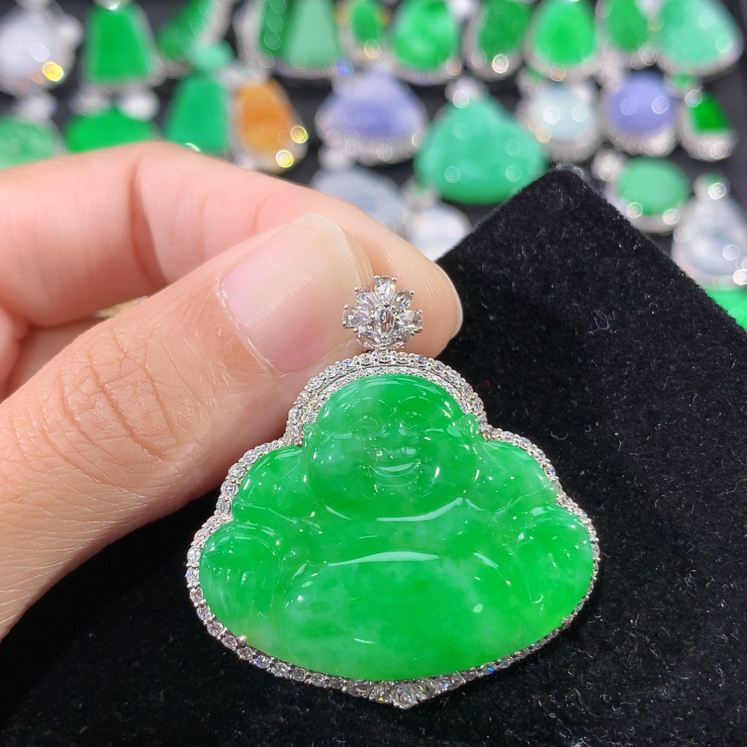 翡翠18K金镶嵌颈饰