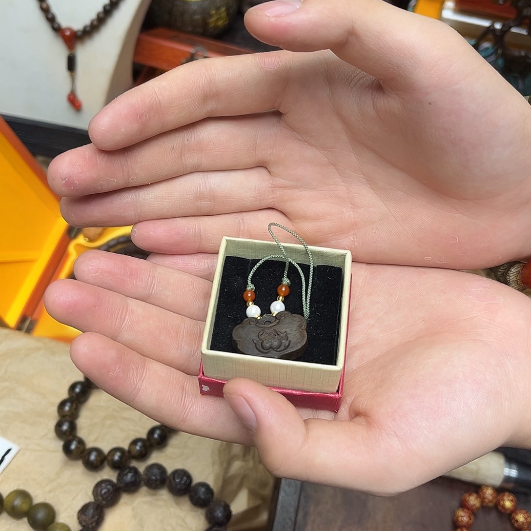 大叶紫檀（黑酸枝木类）