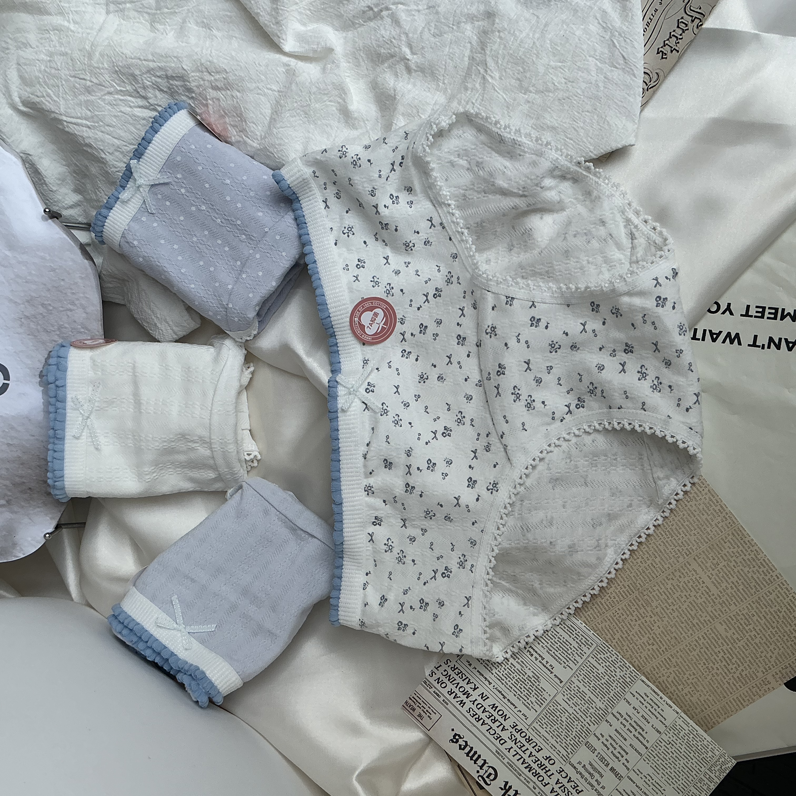 清新蓝调少女内裤 抗菌纯棉加长低裆 蕾丝碎花波点