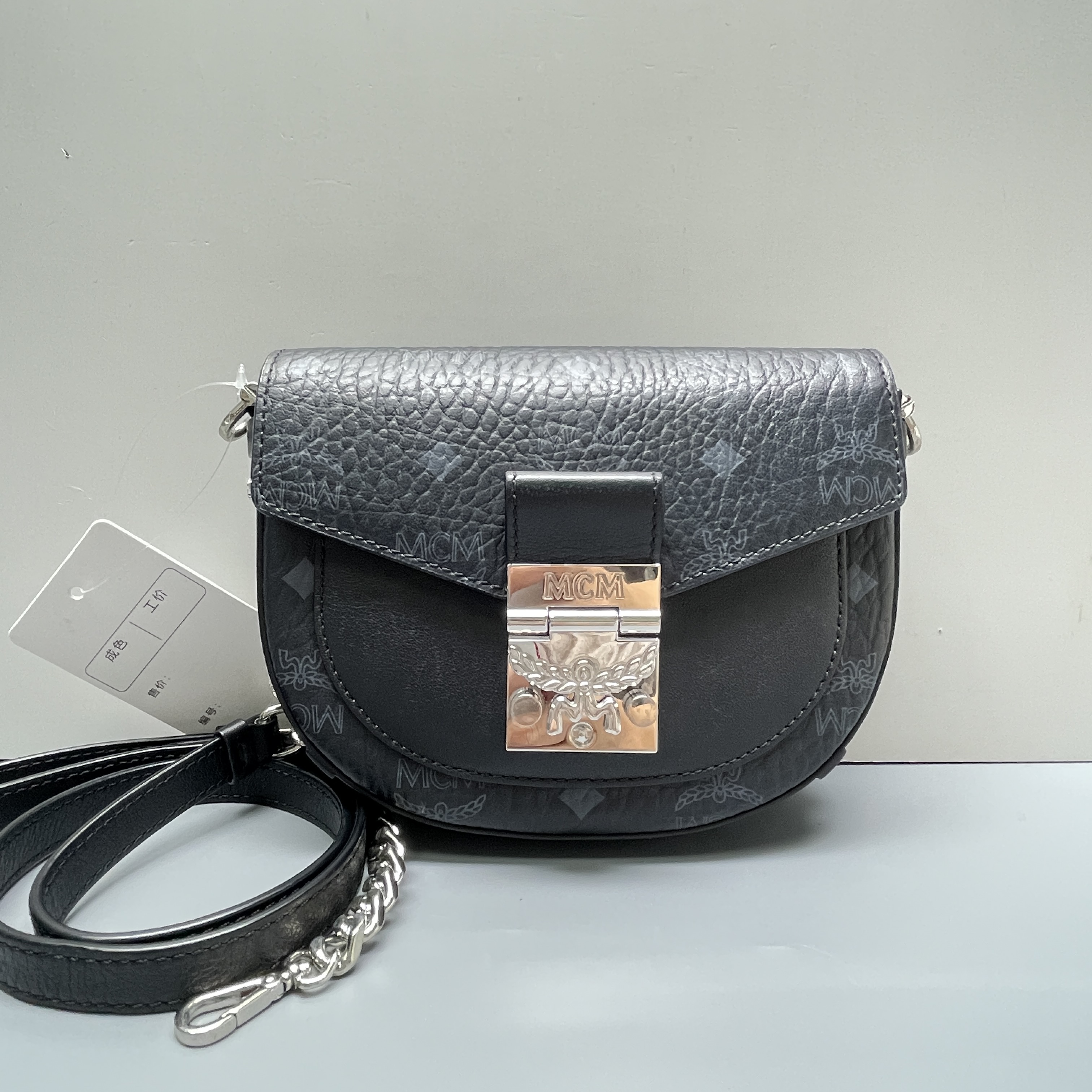 95新 MCM 媚姐/mcm黑色迷你马鞍包18x14x4cmG110102