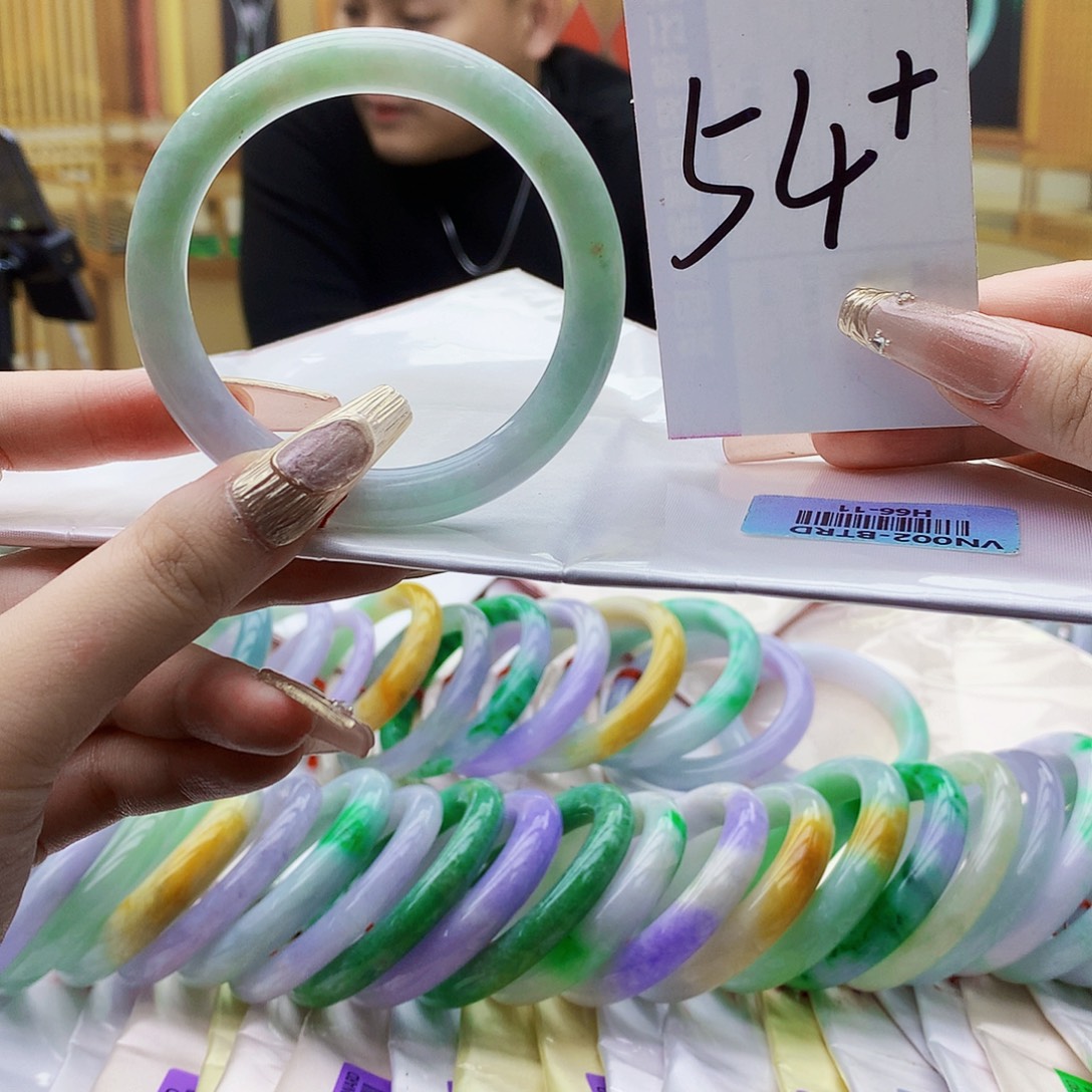 翡翠未镶嵌手镯iijnnbhj