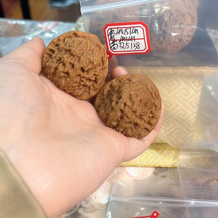 文玩核桃把件赵喜满南将石