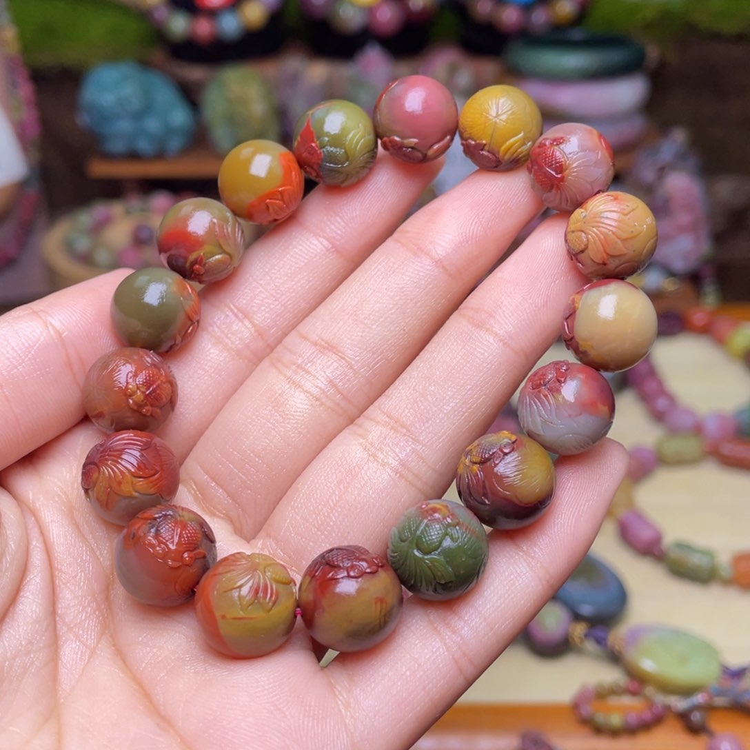 玛瑙/玉髓珠宝半成品未镶嵌周*婷盐源玛瑙金鱼雕刻手串