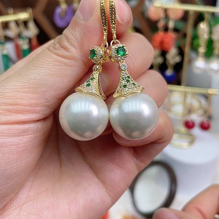 石英质玉耳钉合金