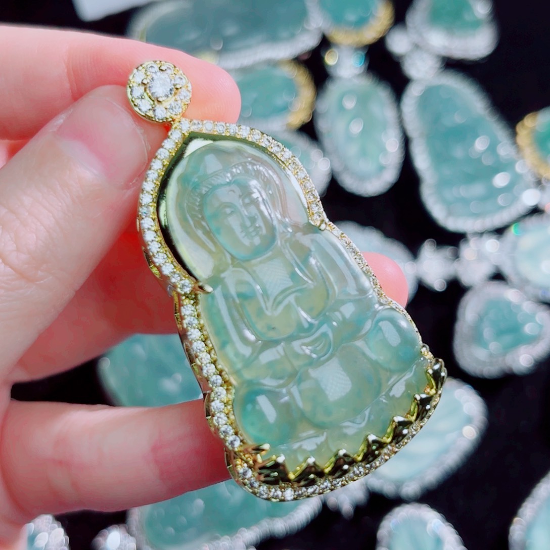 翡翠颈饰未镶嵌观音