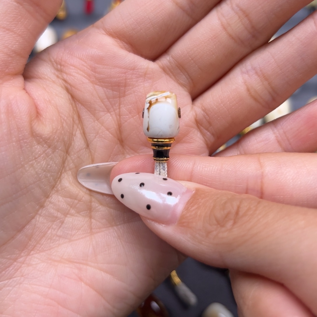 琥珀未镶嵌裸石8mm