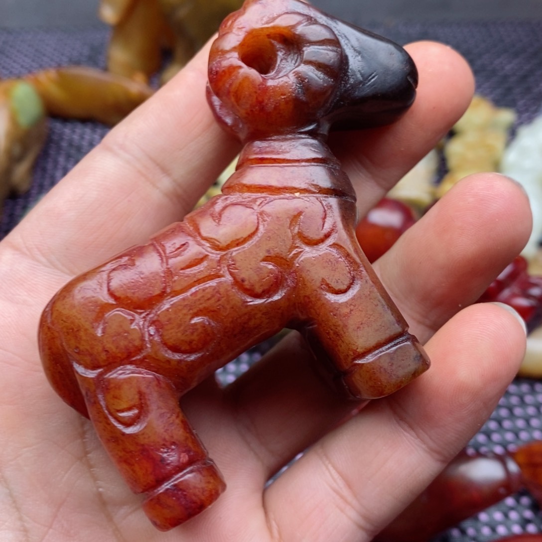 蛇纹石玉颈饰未镶嵌爱*