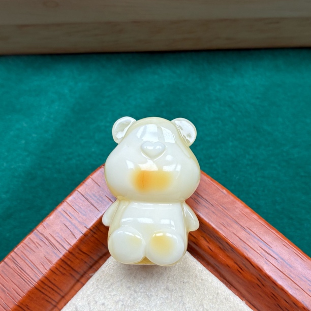 天然琥珀蜜蜡瓷白小熊（抖音基地发货，带）