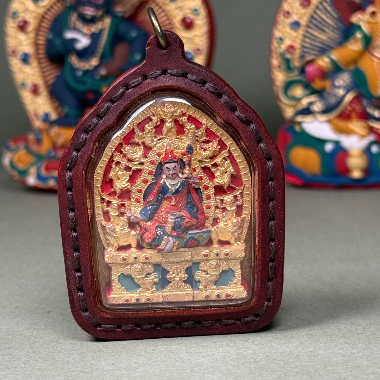 莲花生大士手绘擦擦唐卡生肖吊坠文殊普贤牛皮立