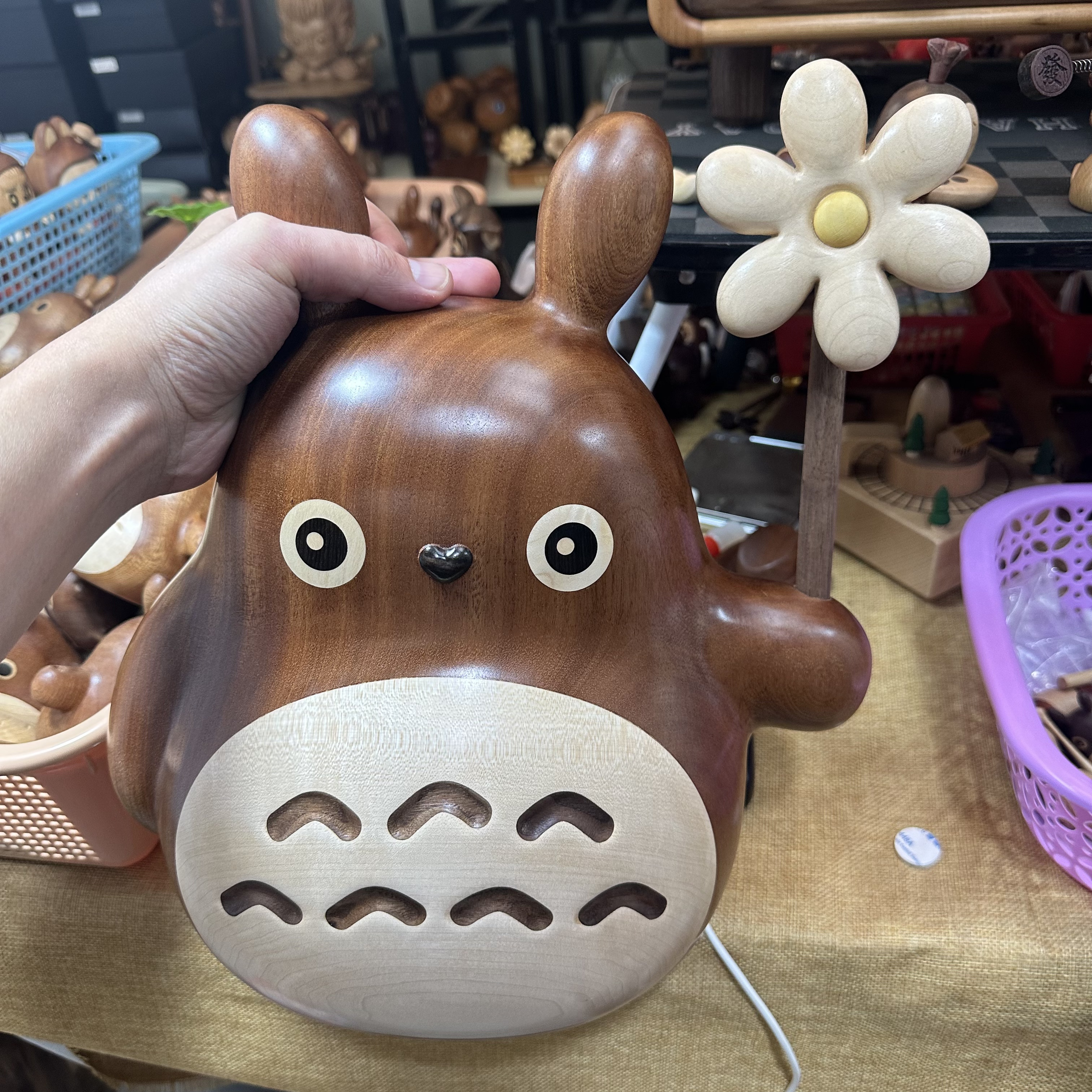 新款35厘米巨巨大大大大龙猫实木香薰摆件