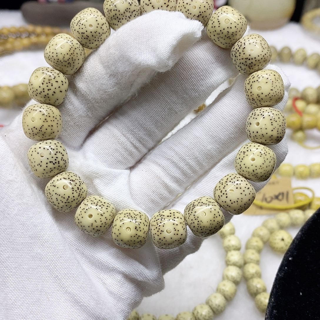 星月菩提吊坠12.11星月菩提