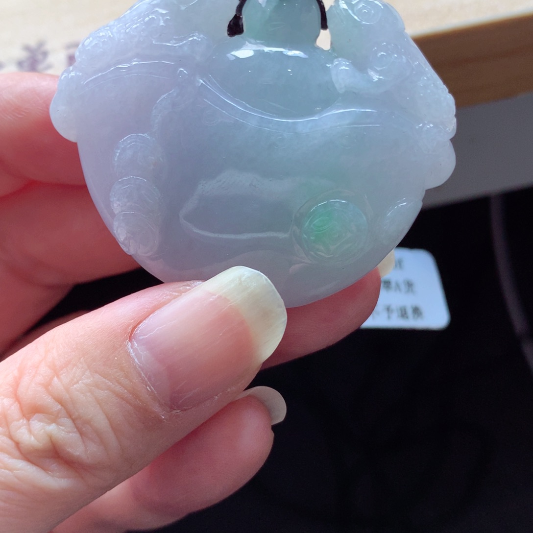 翡翠颈饰未镶嵌吊坠