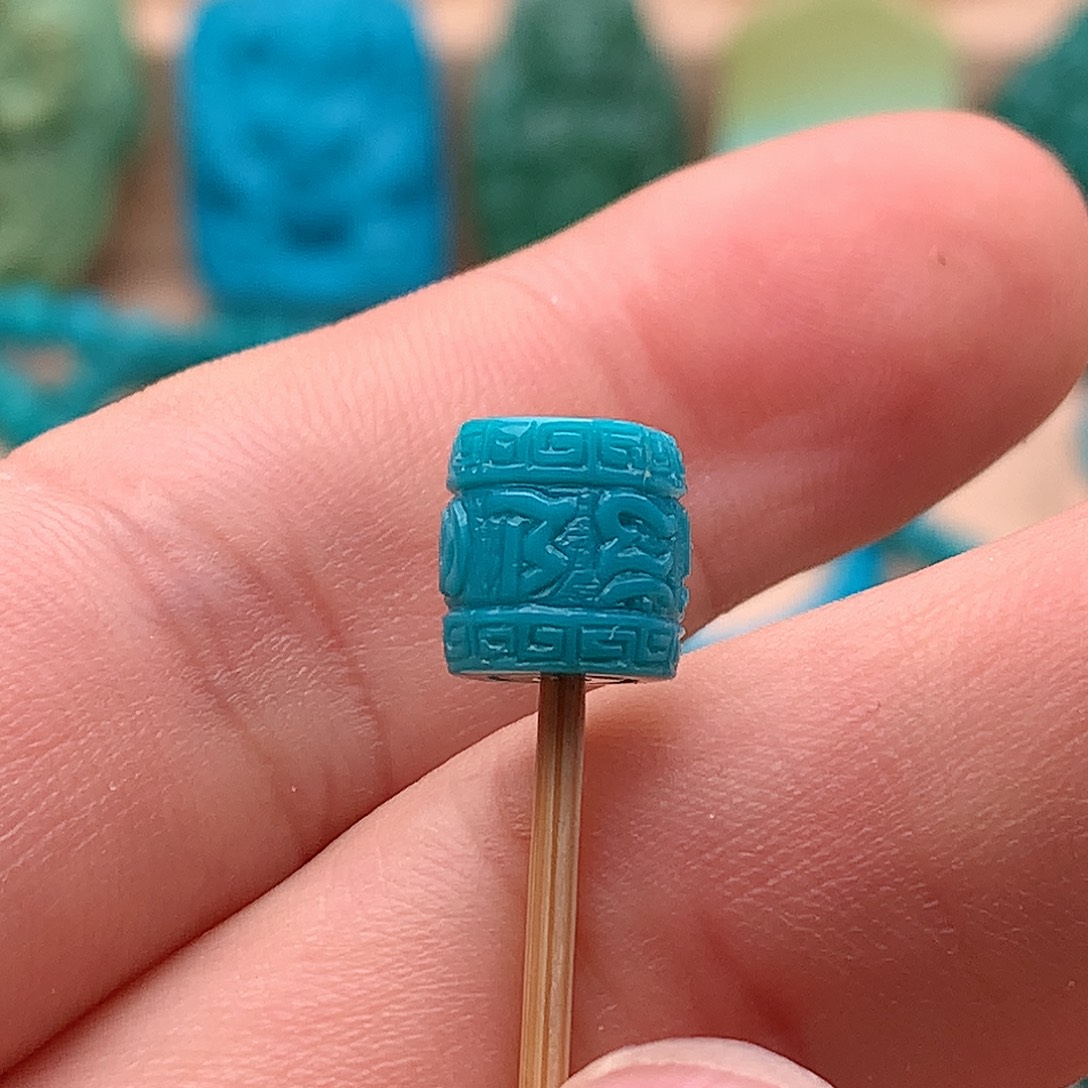 绿松石未镶嵌颈饰