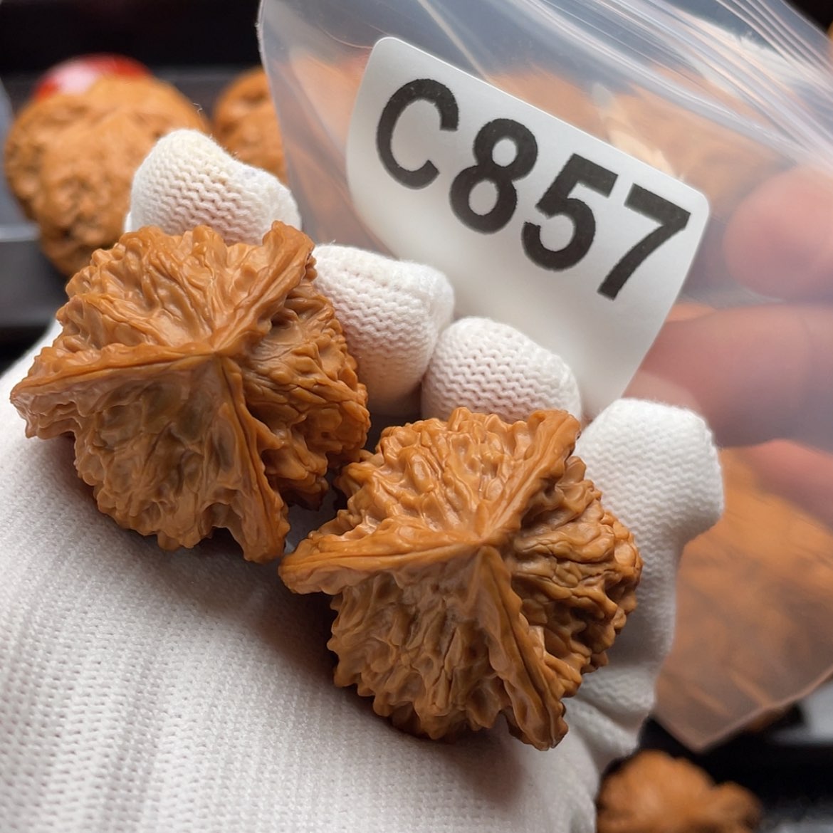 【闪购商品】文玩核桃吊坠C857三棱奔35