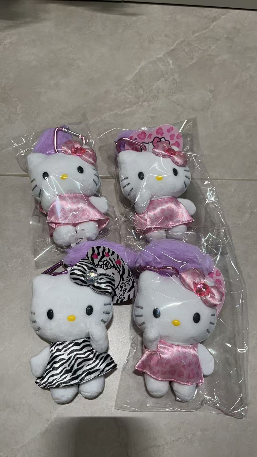 【正版】粉色豹纹斑马纹爱心扣kitty50周年包包挂件凯蒂猫