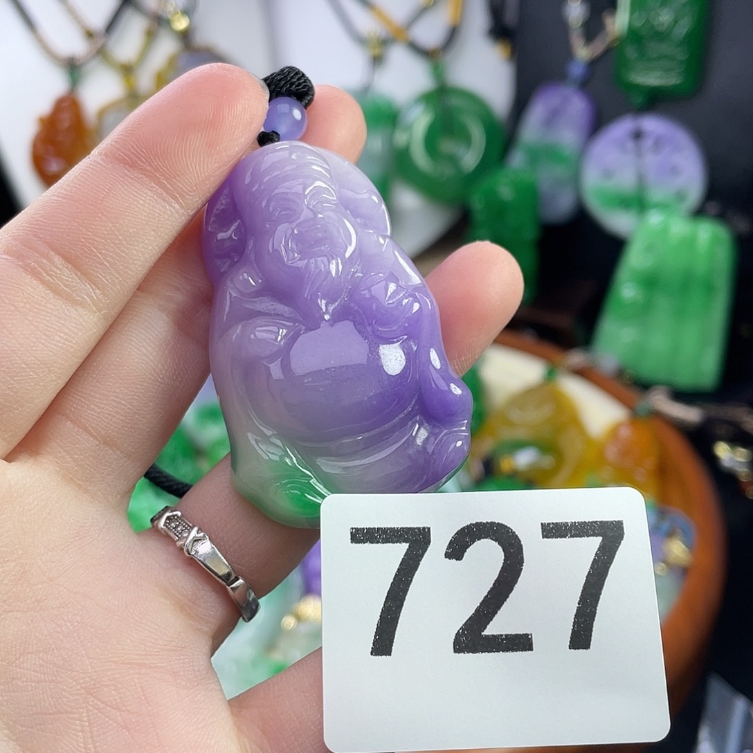 翡翠未镶嵌吊坠(赠链)