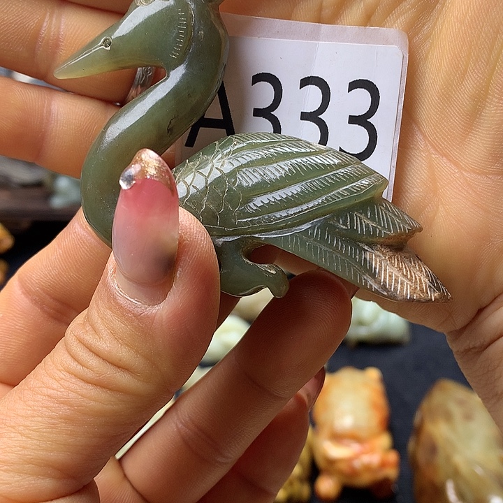 和田玉未镶嵌车挂