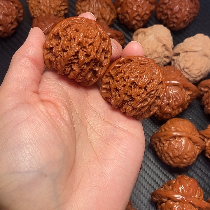 木质类38满天星核桃。   