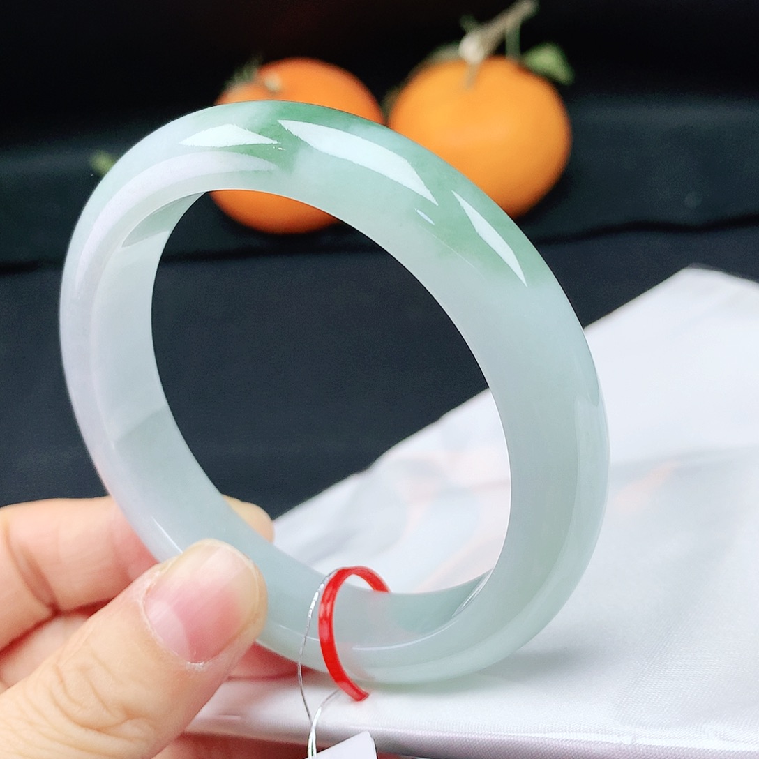 翡翠手镯未镶嵌58圈
