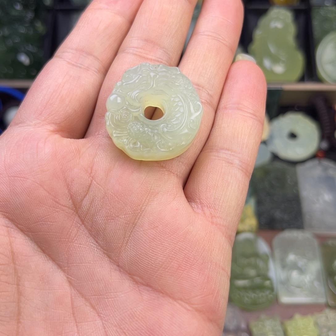 蛇纹石玉未镶嵌吊坠(不含链)