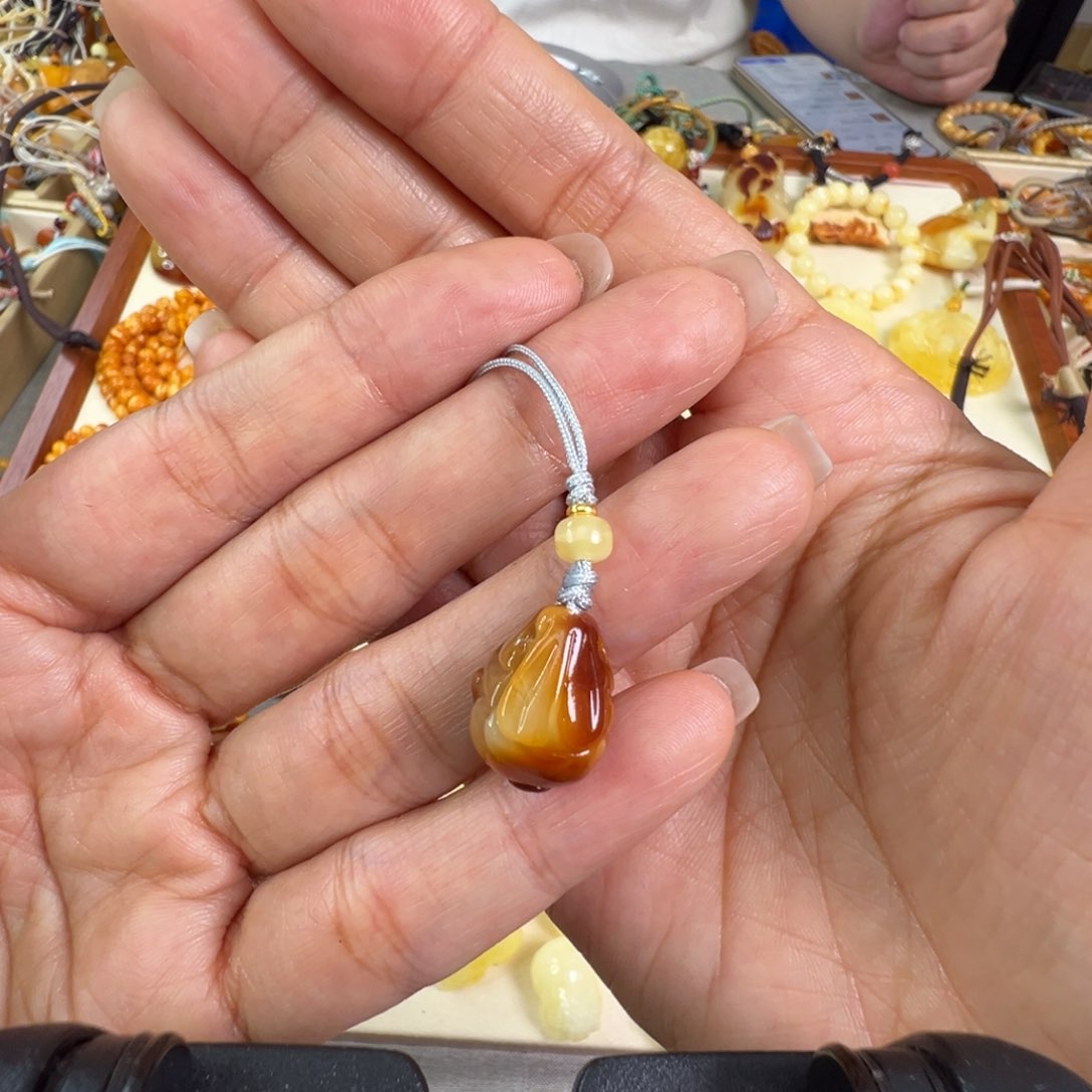 蜜蜡裸石未镶嵌蜜蜡
