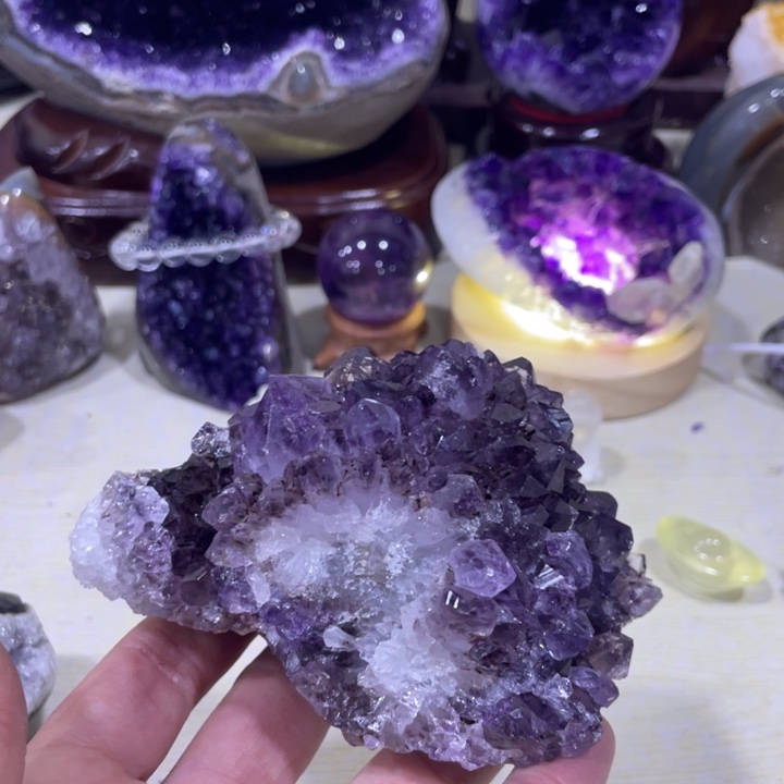 紫晶水晶摆件未镶嵌
