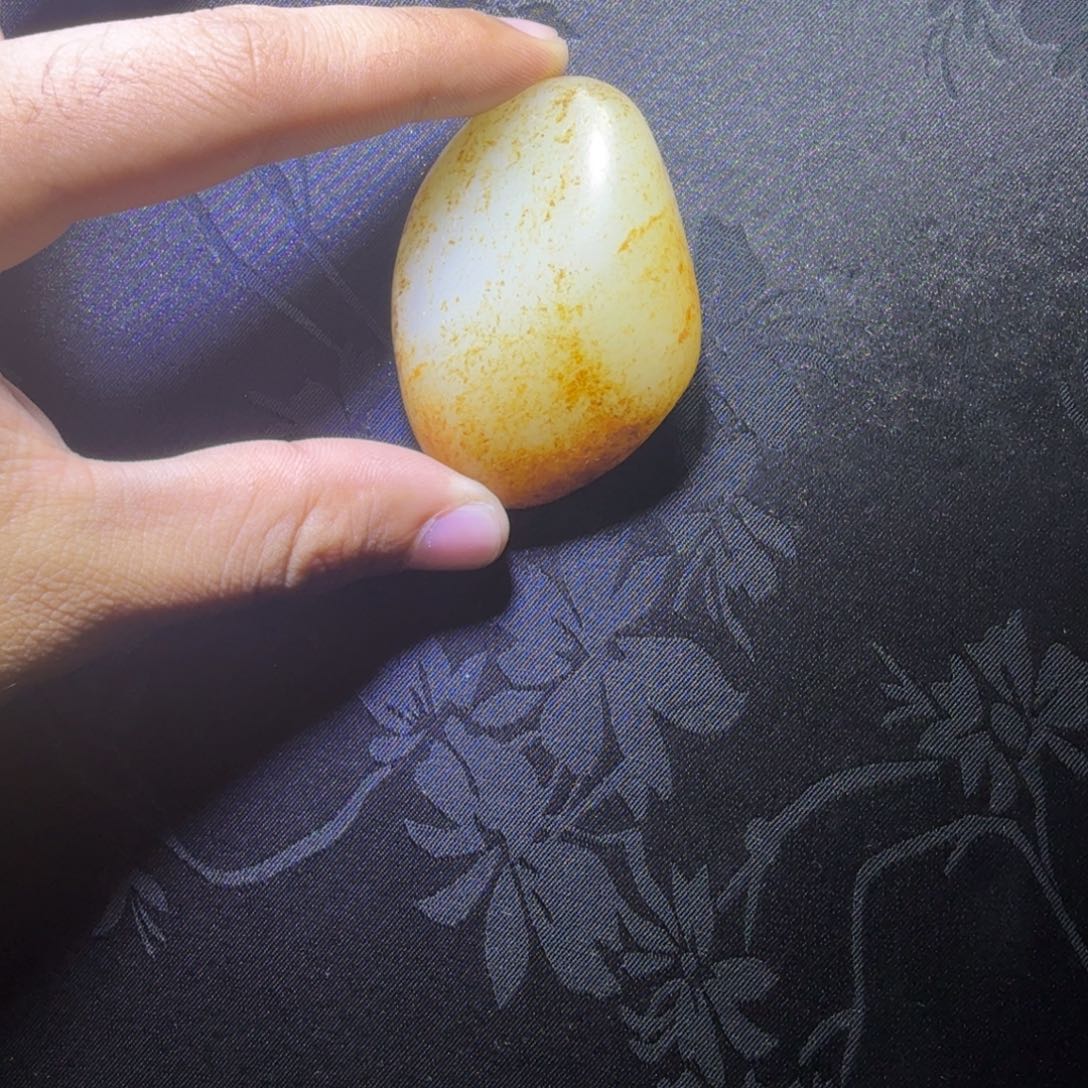 和田玉未镶嵌把件