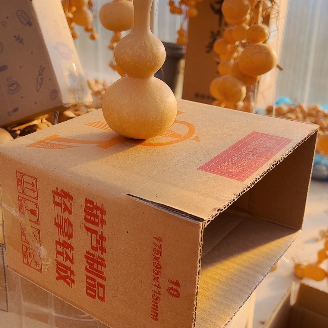 莫***语大叶紫檀（黑酸枝木类）