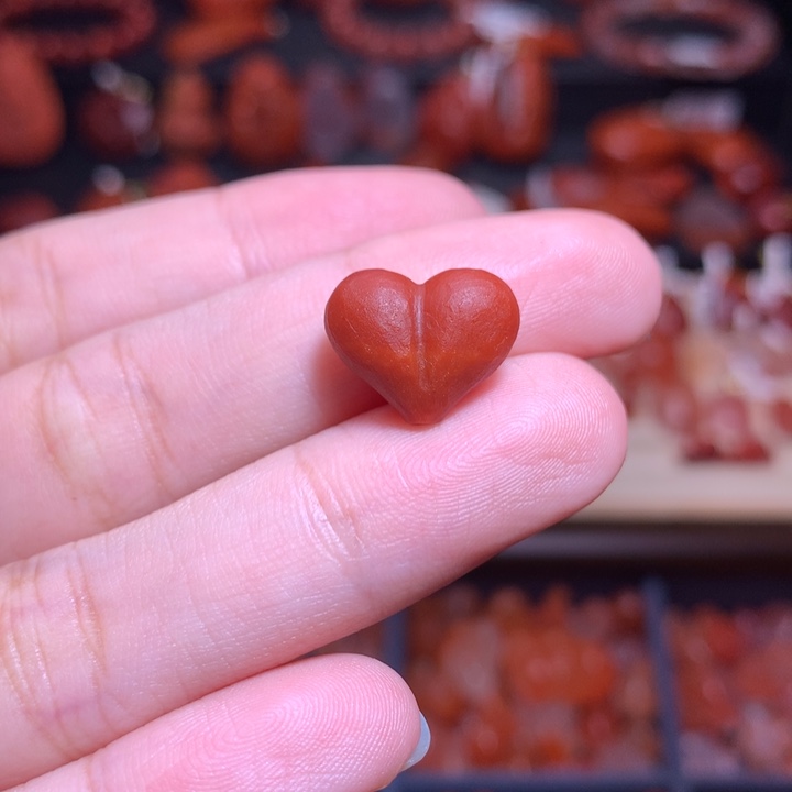 南红玛瑙未镶嵌珠宝半成品小屁桃