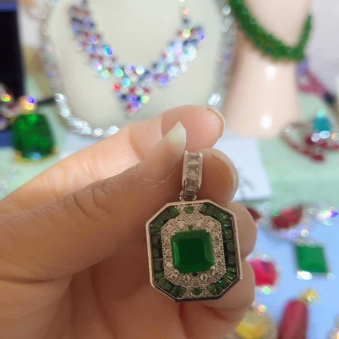 钨金璀璨夺目耀眼